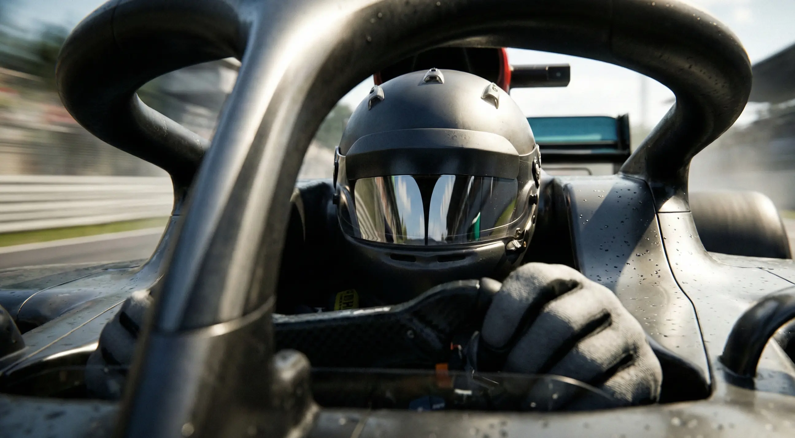 Formel 1 Fahrer im Cockpit während des Rennens